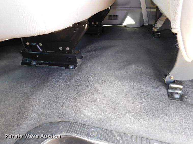 image for item DB9450 2009 Ford E350 Super Duty XL Extended van