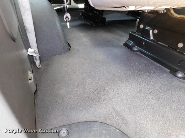 image for item DB9450 2009 Ford E350 Super Duty XL Extended van