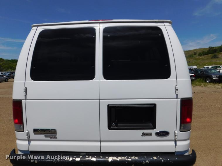 image for item DB9450 2009 Ford E350 Super Duty XL Extended van