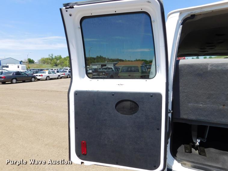 image for item DB9450 2009 Ford E350 Super Duty XL Extended van