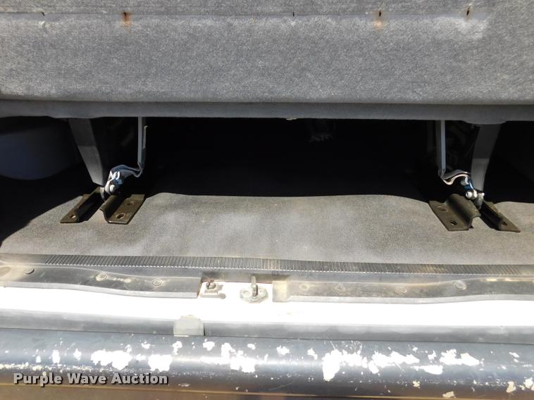 image for item DB9450 2009 Ford E350 Super Duty XL Extended van