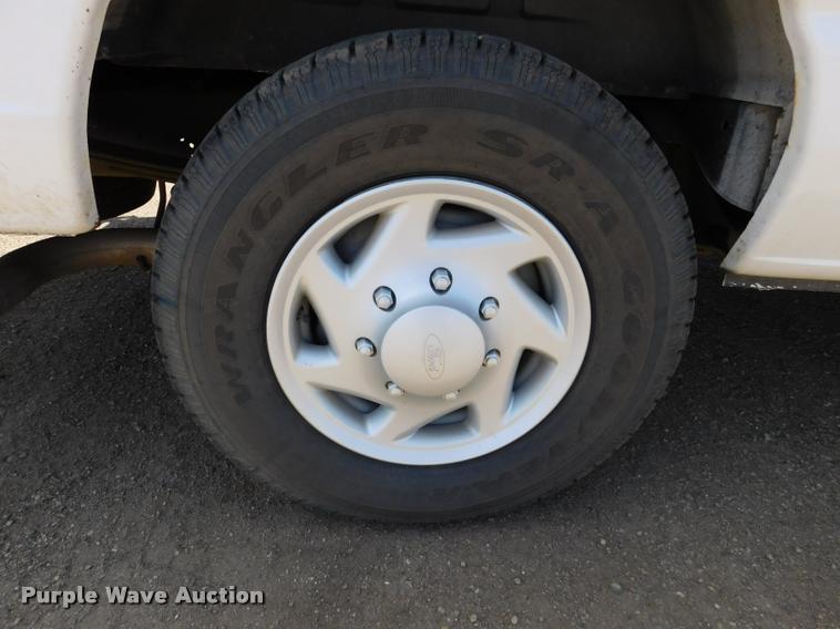 image for item DB9450 2009 Ford E350 Super Duty XL Extended van