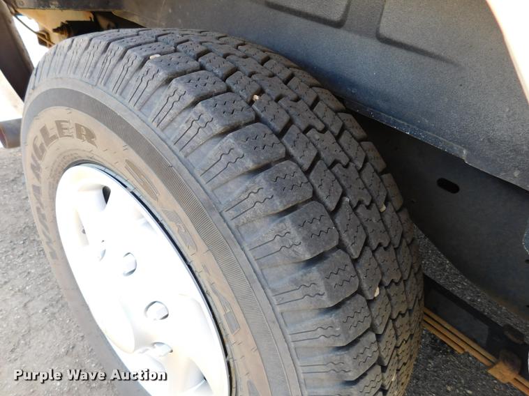 image for item DB9450 2009 Ford E350 Super Duty XL Extended van