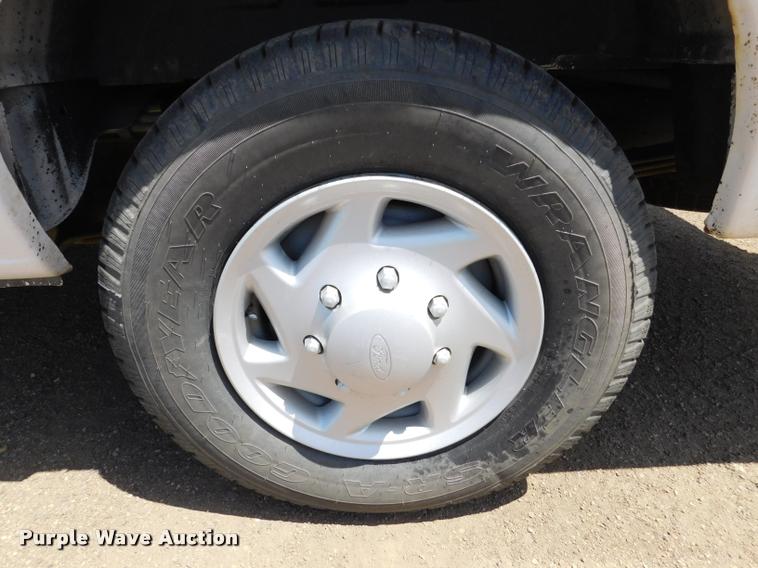 image for item DB9450 2009 Ford E350 Super Duty XL Extended van