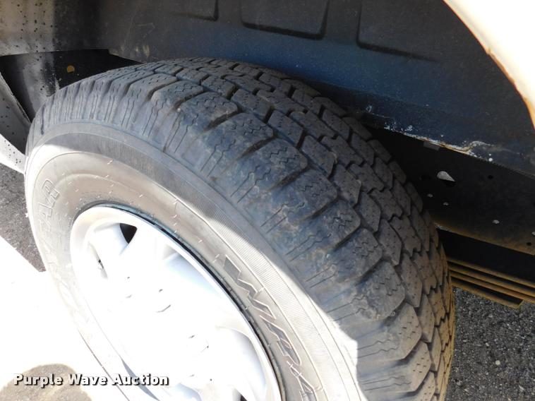 image for item DB9450 2009 Ford E350 Super Duty XL Extended van