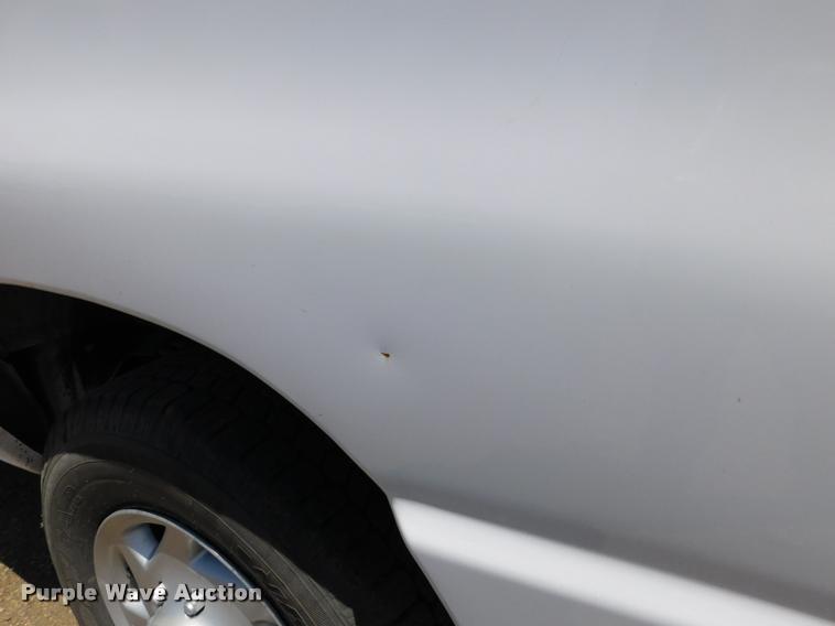 image for item DB9450 2009 Ford E350 Super Duty XL Extended van