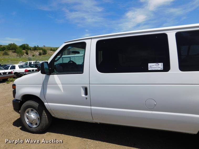 image for item DB9450 2009 Ford E350 Super Duty XL Extended van