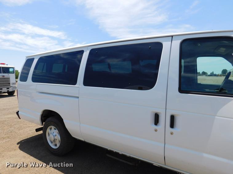 image for item DB9450 2009 Ford E350 Super Duty XL Extended van