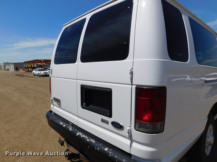 image for item DB9450 2009 Ford E350 Super Duty XL Extended van