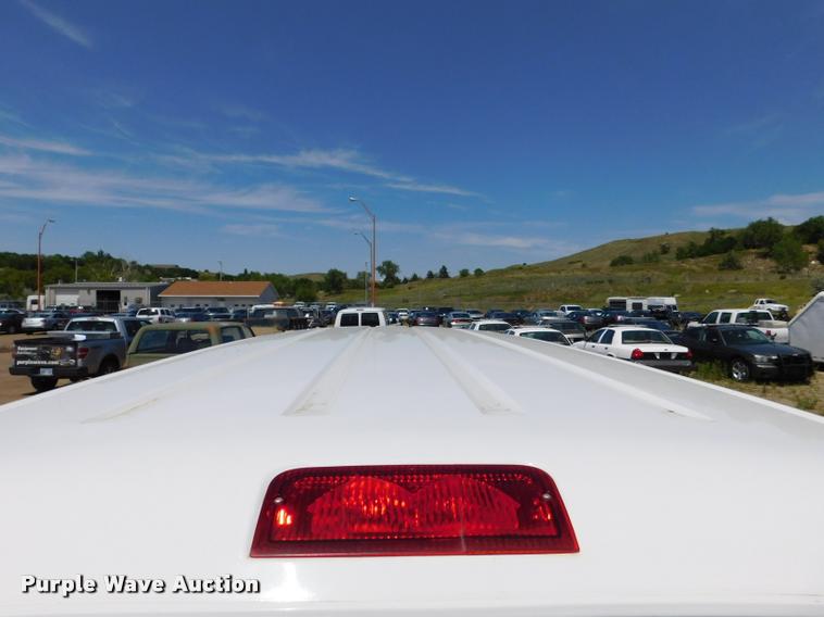 image for item DB9450 2009 Ford E350 Super Duty XL Extended van