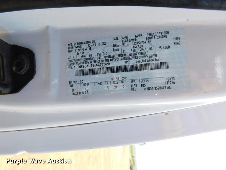 image for item DB9450 2009 Ford E350 Super Duty XL Extended van