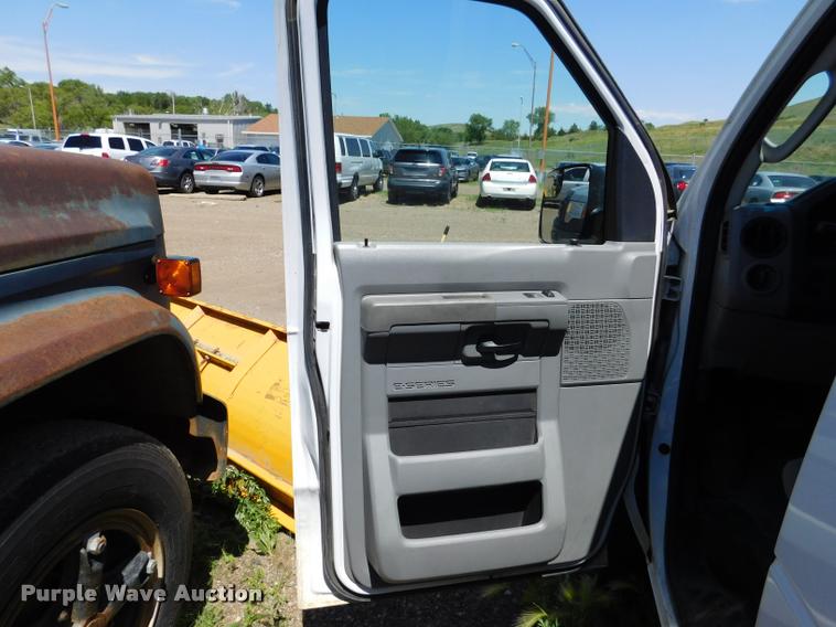 image for item DB9451 2012 Ford E350 Super Duty XL Extended van