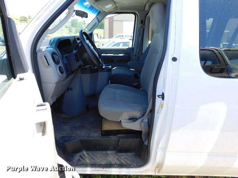 image for item DB9451 2012 Ford E350 Super Duty XL Extended van