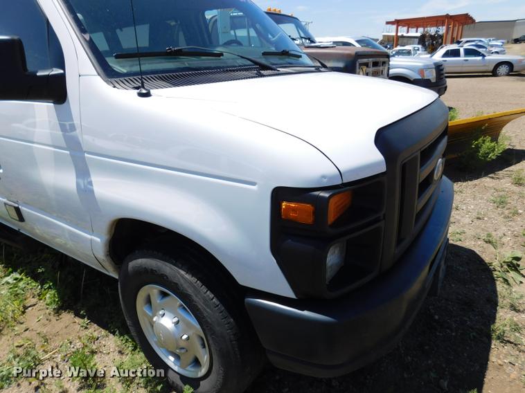 image for item DB9451 2012 Ford E350 Super Duty XL Extended van