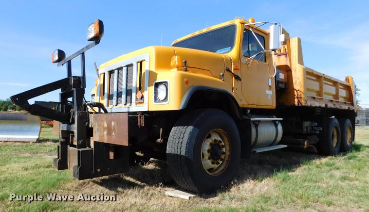 image for item DB9463 2000 International F2554 dump truck