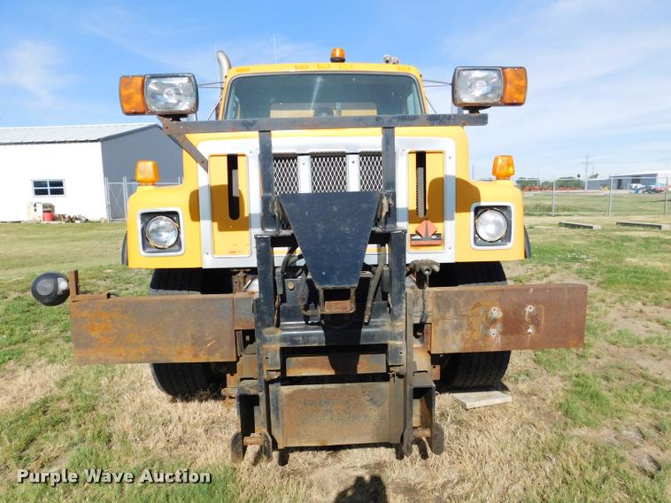 image for item DB9463 2000 International F2554 dump truck