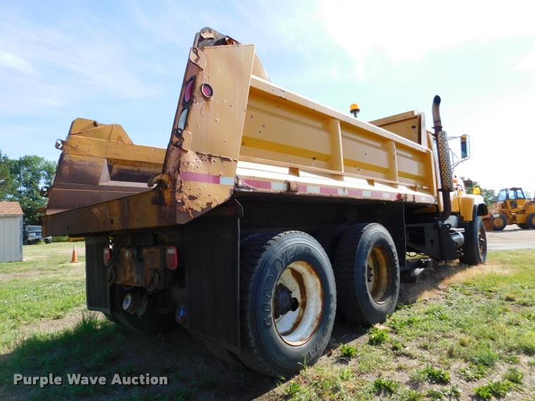 image for item DB9463 2000 International F2554 dump truck