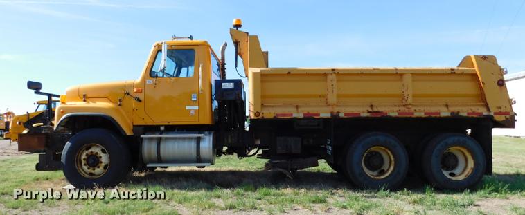 image for item DB9463 2000 International F2554 dump truck