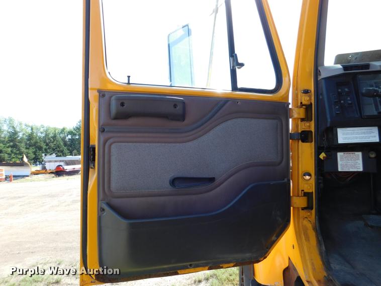 image for item DB9463 2000 International F2554 dump truck