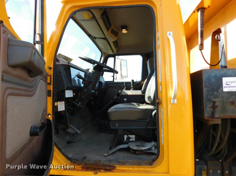 image for item DB9463 2000 International F2554 dump truck