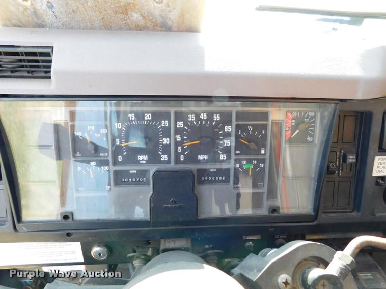 image for item DB9463 2000 International F2554 dump truck