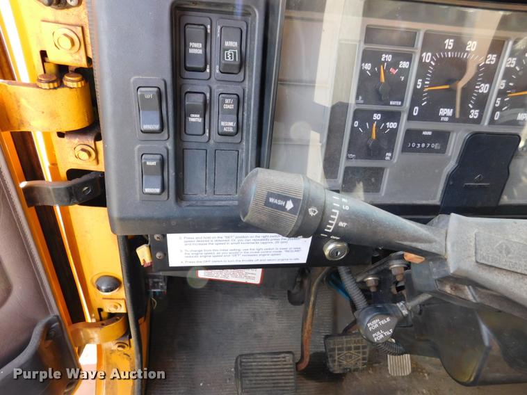 image for item DB9463 2000 International F2554 dump truck