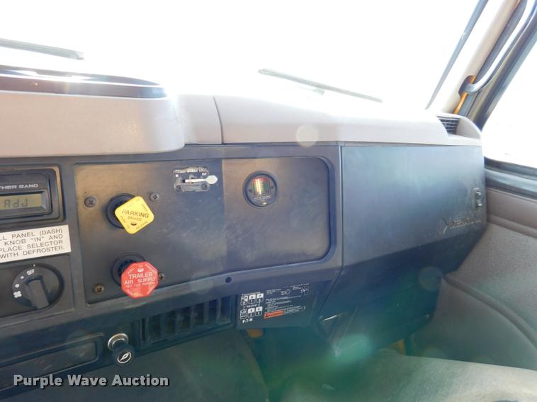 image for item DB9463 2000 International F2554 dump truck