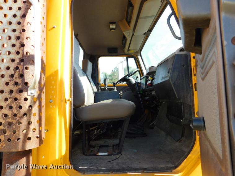image for item DB9463 2000 International F2554 dump truck