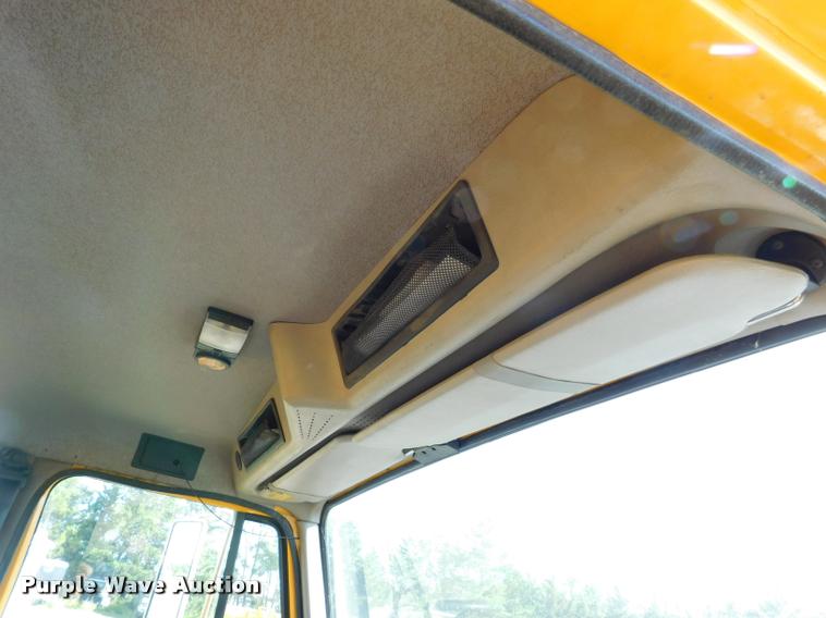 image for item DB9463 2000 International F2554 dump truck