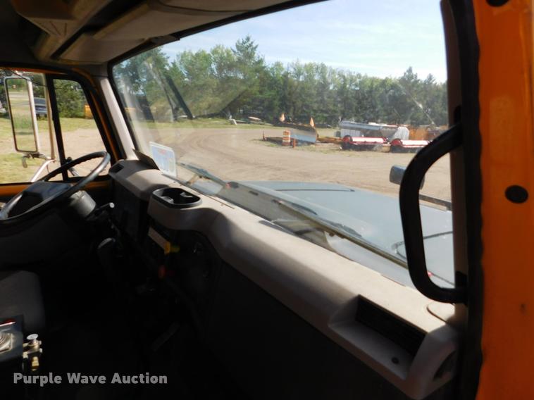 image for item DB9463 2000 International F2554 dump truck