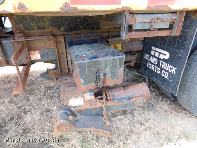 image for item DB9463 2000 International F2554 dump truck