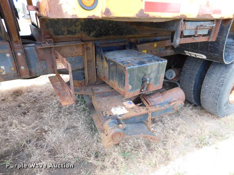 image for item DB9463 2000 International F2554 dump truck