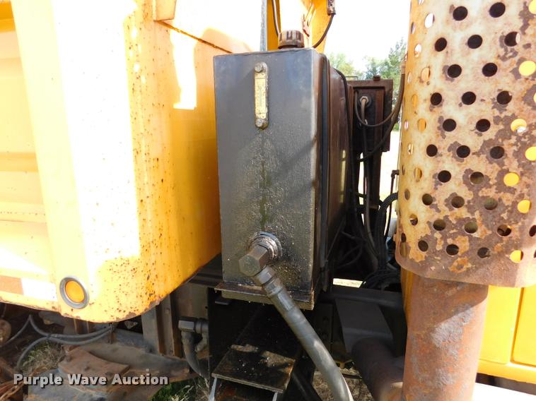 image for item DB9463 2000 International F2554 dump truck