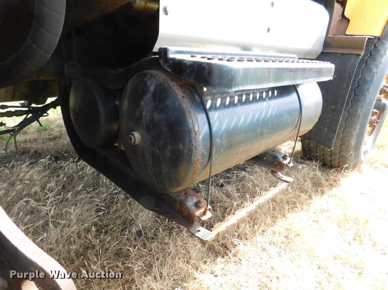 image for item DB9463 2000 International F2554 dump truck