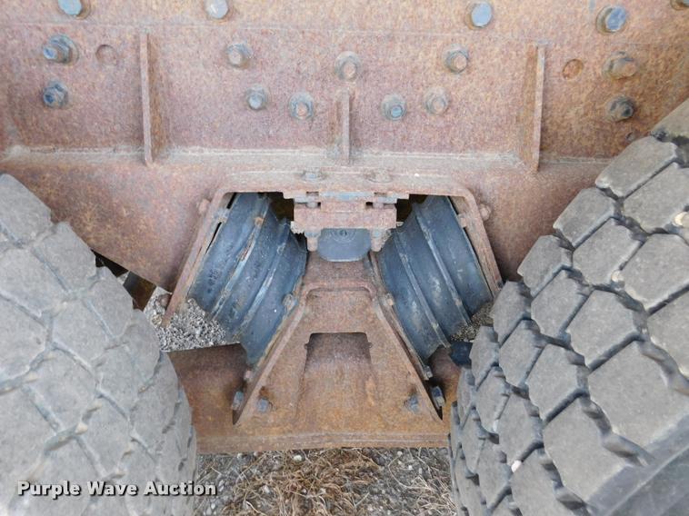 image for item DB9463 2000 International F2554 dump truck