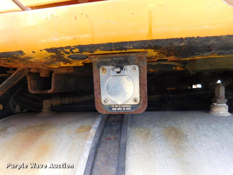 image for item DB9463 2000 International F2554 dump truck