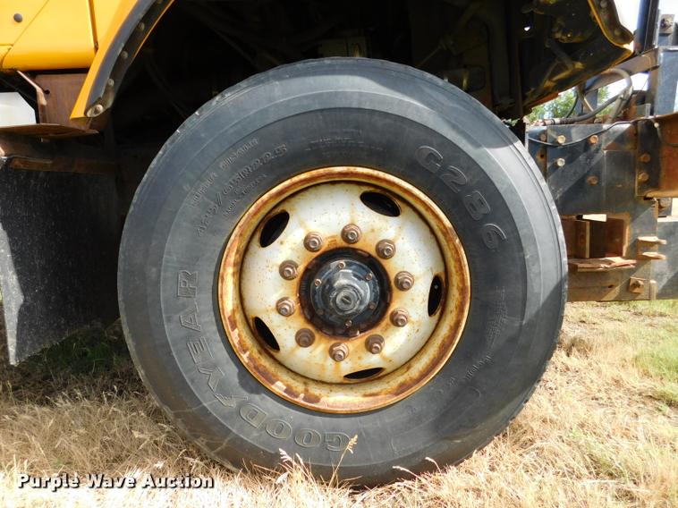 image for item DB9463 2000 International F2554 dump truck