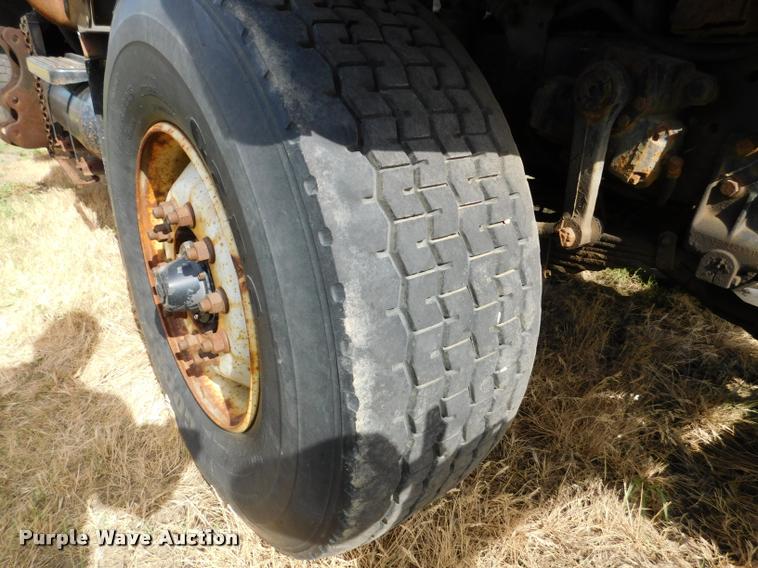 image for item DB9463 2000 International F2554 dump truck