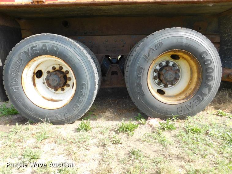 image for item DB9463 2000 International F2554 dump truck