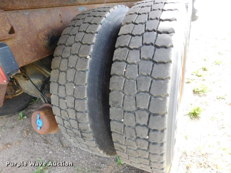 image for item DB9463 2000 International F2554 dump truck