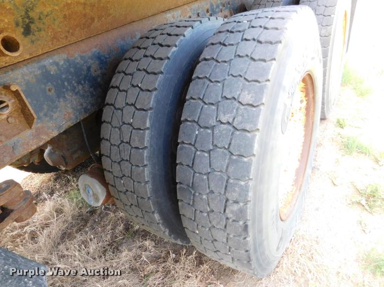 image for item DB9463 2000 International F2554 dump truck