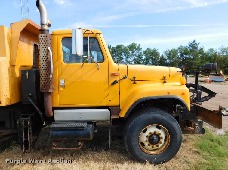 image for item DB9463 2000 International F2554 dump truck