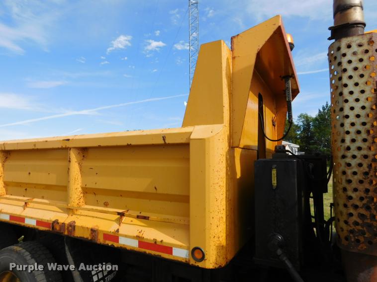 image for item DB9463 2000 International F2554 dump truck