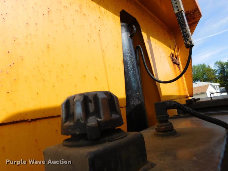 image for item DB9463 2000 International F2554 dump truck