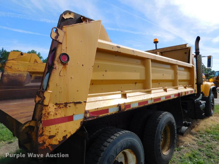 image for item DB9463 2000 International F2554 dump truck