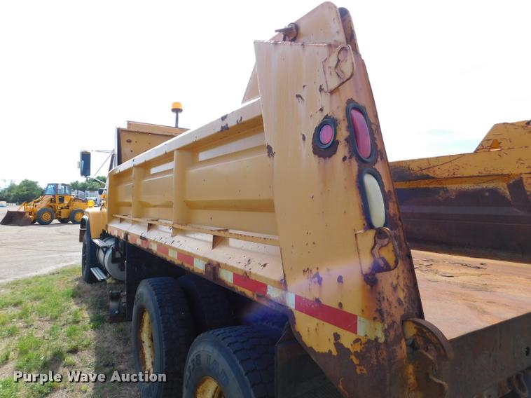 image for item DB9463 2000 International F2554 dump truck