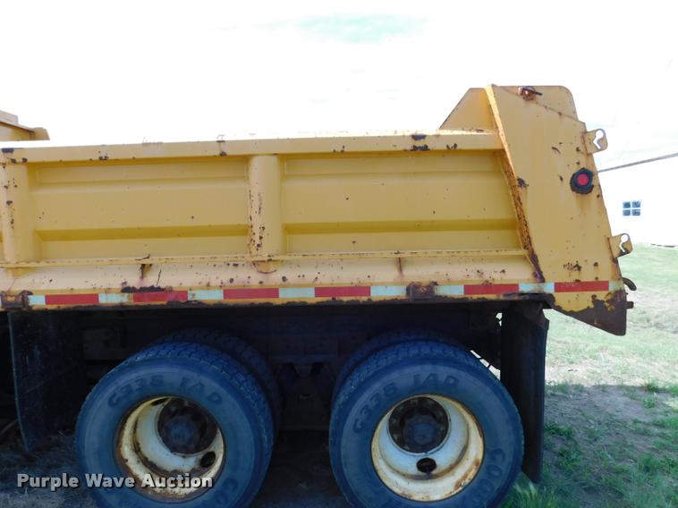 image for item DB9463 2000 International F2554 dump truck