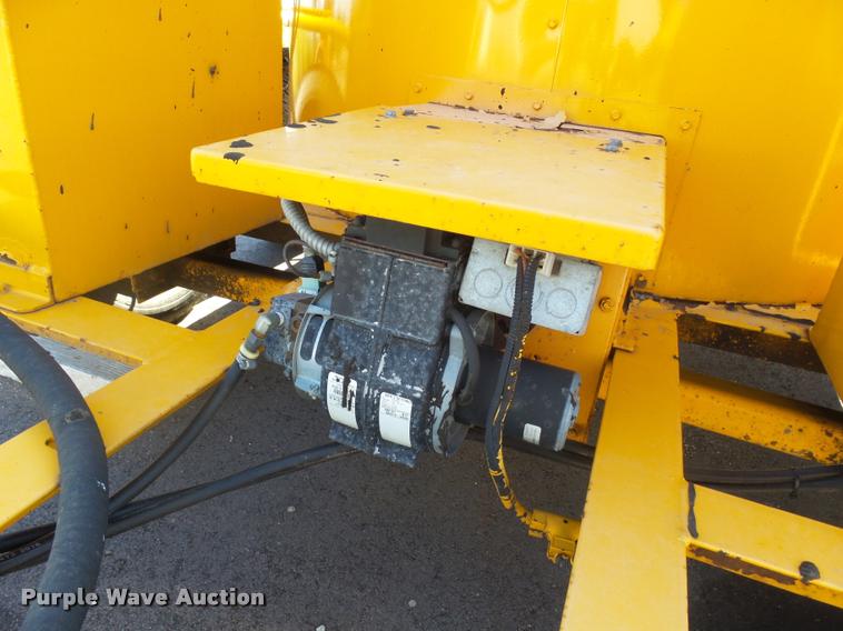 image for item DH9675 2006 Crafco Super Shot SS250D crack sealer