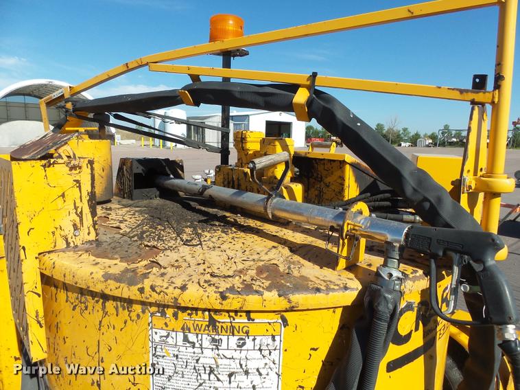 image for item DH9675 2006 Crafco Super Shot SS250D crack sealer