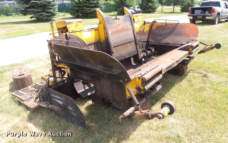 image for item DH9678 1982 Layton F-525 paver